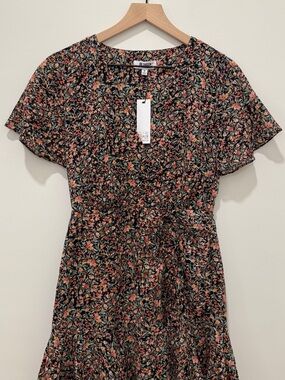 BB Dakota Black Floral Short-Sleeve Dress